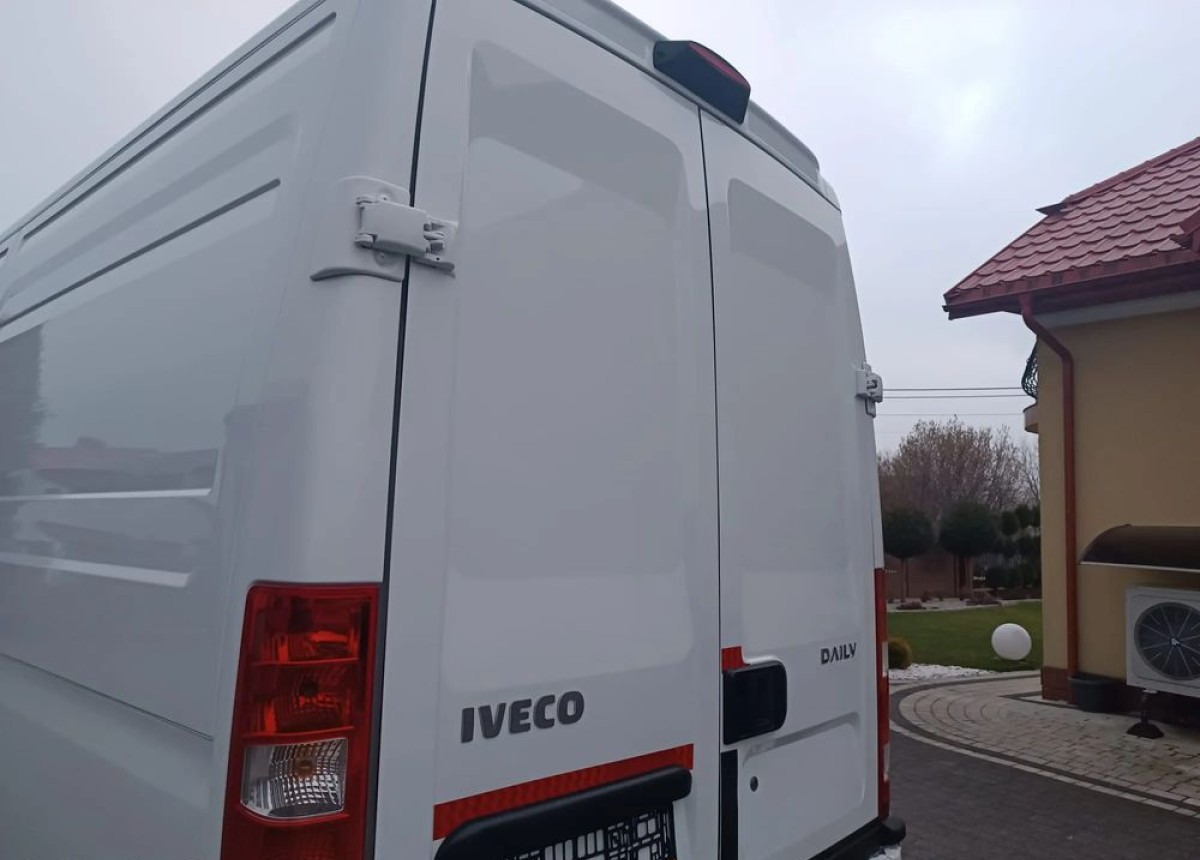 Panel van Iveco Dailly 2.3: picture 6