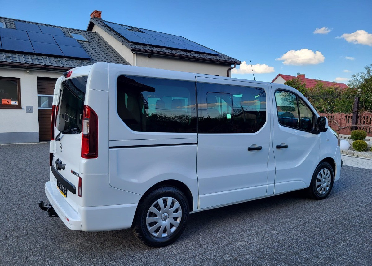 Opel Vivaro bogato doposażone serwisowane Zarejstrowane - Passenger van: picture 3 Opel Vivaro bogato doposażone serwisowane Zarejstrowane - Passenger van: picture 3