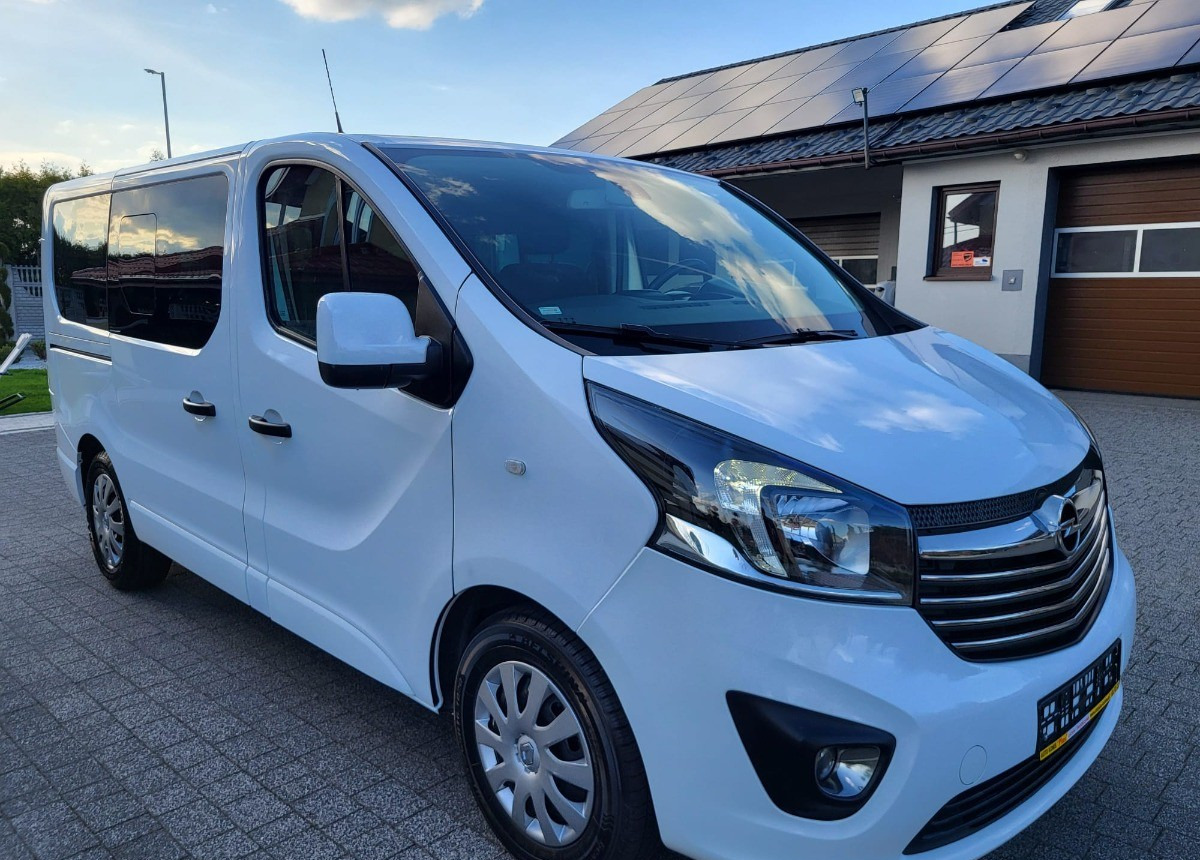 Opel Vivaro bogato doposażone serwisowane Zarejstrowane - Passenger van: picture 5 Opel Vivaro bogato doposażone serwisowane Zarejstrowane - Passenger van: picture 5