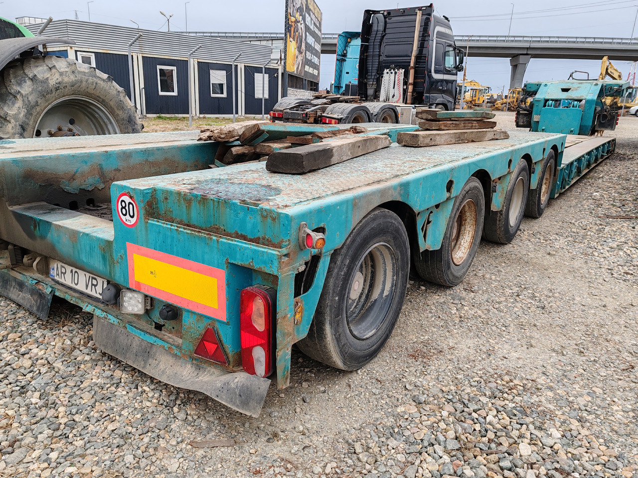 STBZ 4VA - Low loader semi-trailer: picture 2 STBZ 4VA - Low loader semi-trailer: picture 2
