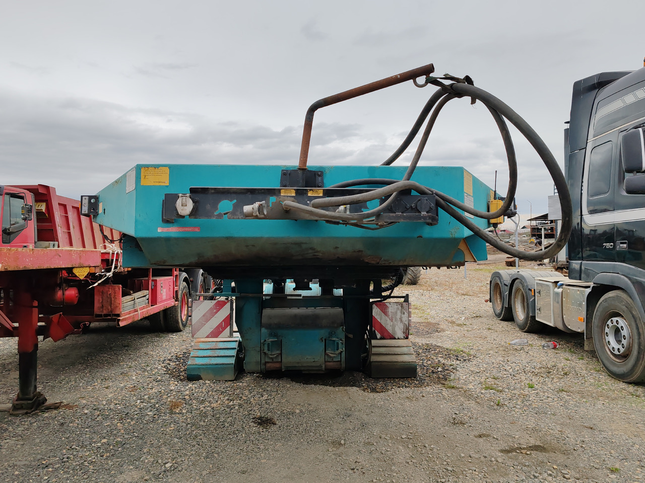 STBZ 4VA - Low loader semi-trailer: picture 4 STBZ 4VA - Low loader semi-trailer: picture 4