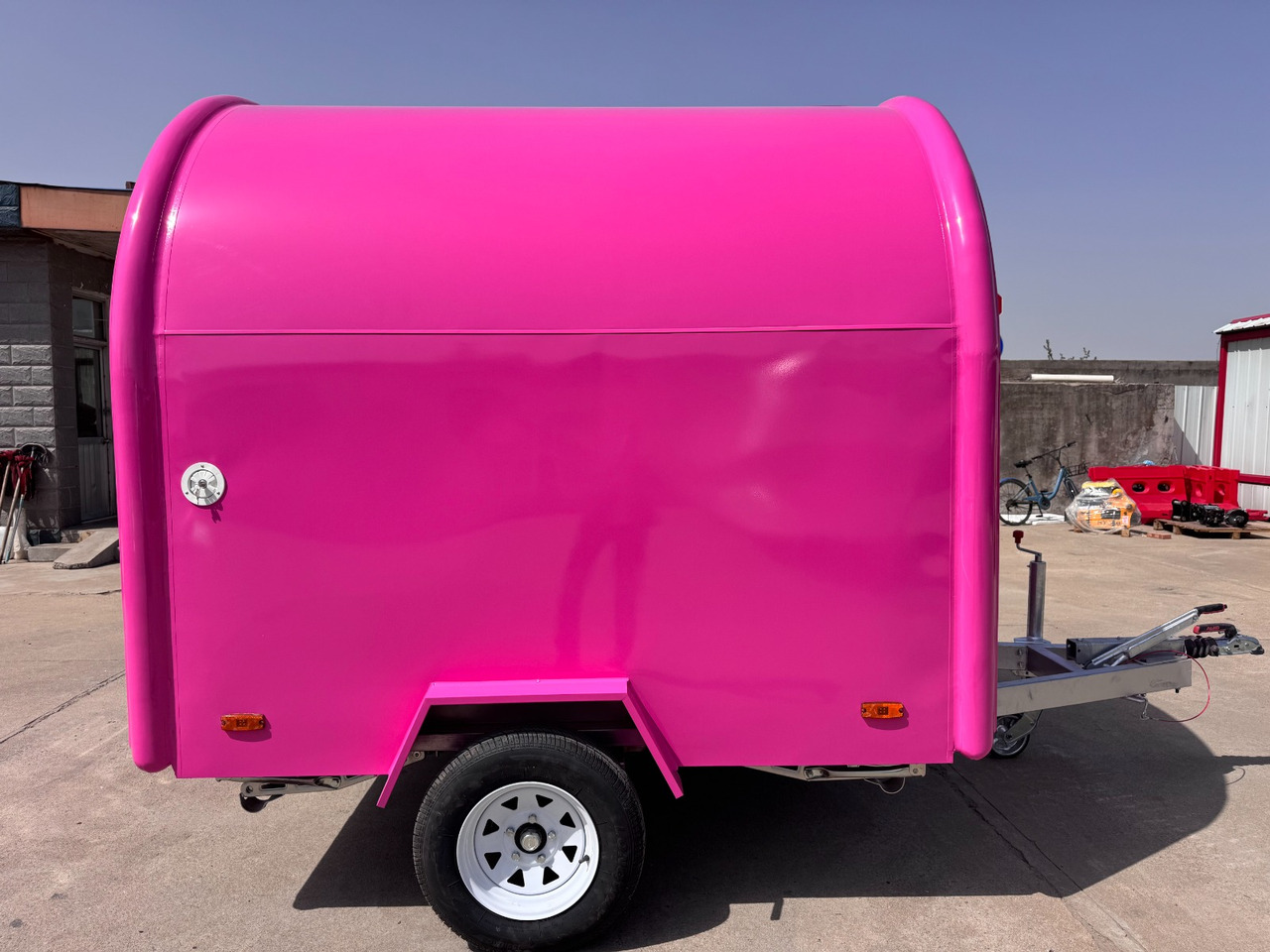 Deli Star Trailers EasyGo 230 Light - EU standards - Vending trailer: picture 2 Deli Star Trailers EasyGo 230 Light - EU standards - Vending trailer: picture 2