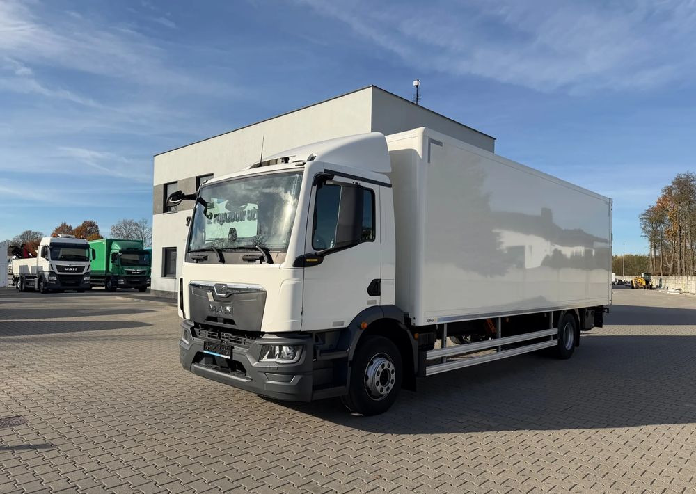 MAN TGM 15.250 NOWY MODEL! - Box truck: picture 5 MAN TGM 15.250 NOWY MODEL! - Box truck: picture 5