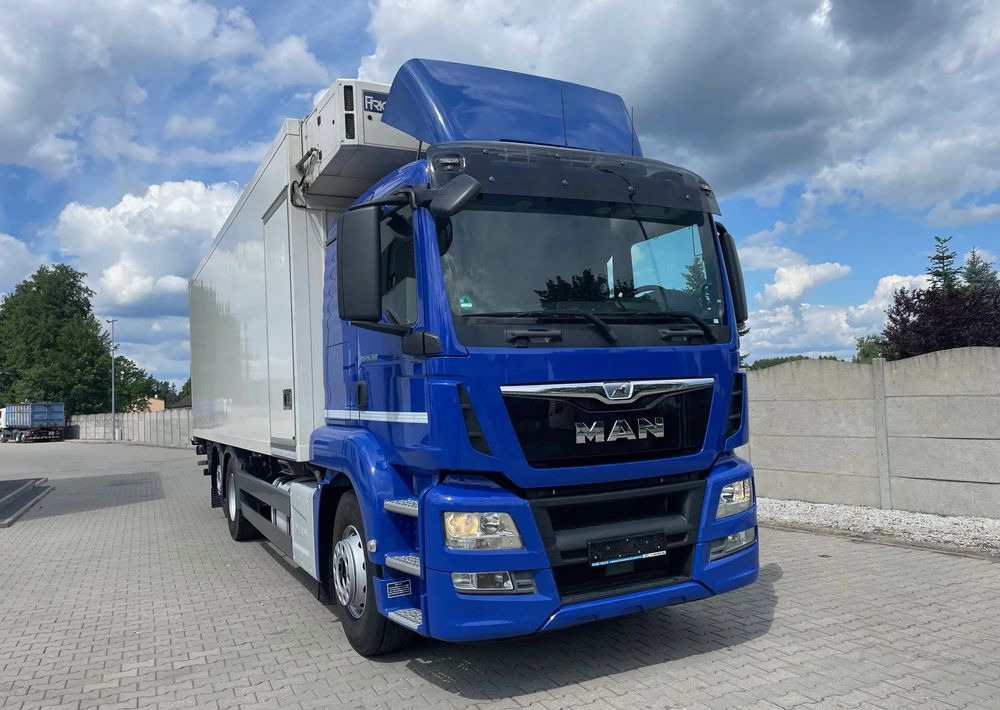 MAN TGS 26.360 CHŁODNIA 8,10m ( 20 europalet ) - Refrigerator truck: picture 3 MAN TGS 26.360 CHŁODNIA 8,10m ( 20 europalet ) - Refrigerator truck: picture 3