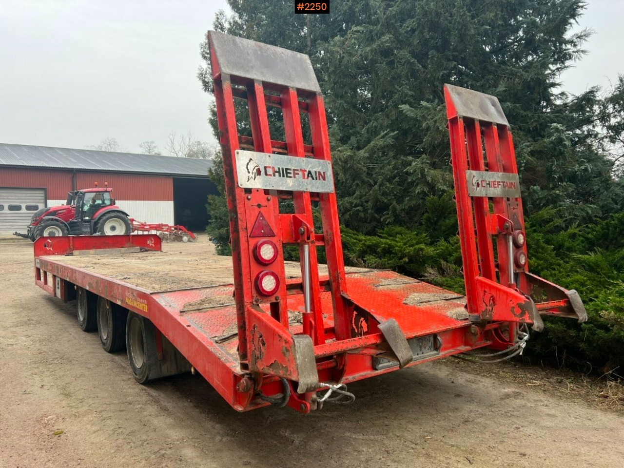 Machine trailer - Chieftain Trailers LTD - For tractor - Low loader trailer: picture 3 Machine trailer - Chieftain Trailers LTD - For tractor - Low loader trailer: picture 3