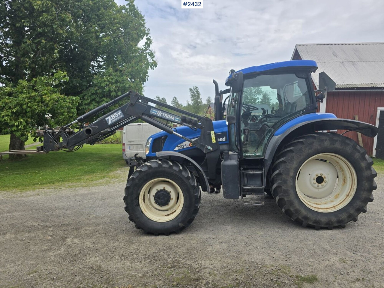 New Holland TS 125A med Frontlastare - Farm tractor: picture 1 New Holland TS 125A med Frontlastare - Farm tractor: picture 1