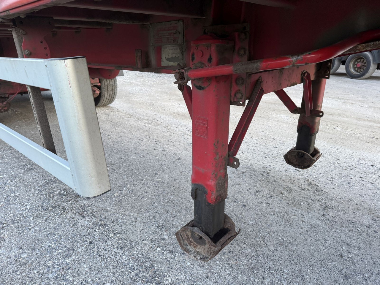 KEL-BERG - Curtainsider semi-trailer: picture 4 KEL-BERG - Curtainsider semi-trailer: picture 4