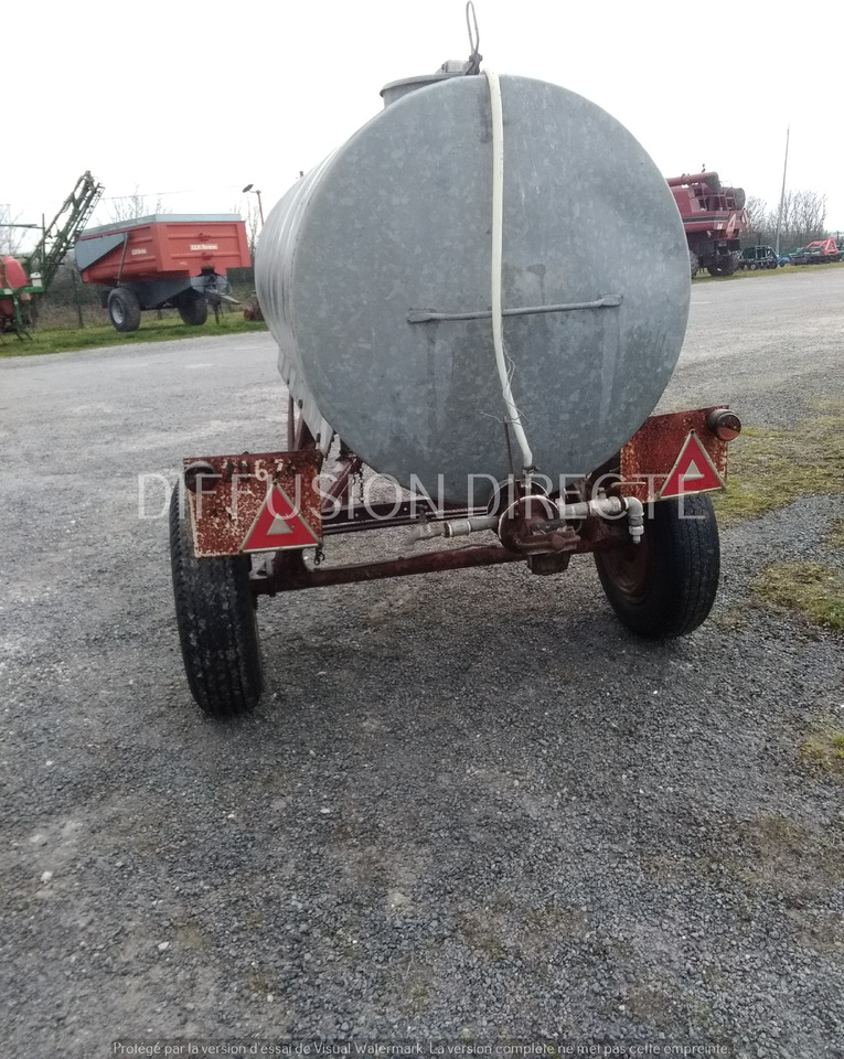 TONNE A EAU 1500 - Tank trailer: picture 3 TONNE A EAU 1500 - Tank trailer: picture 3
