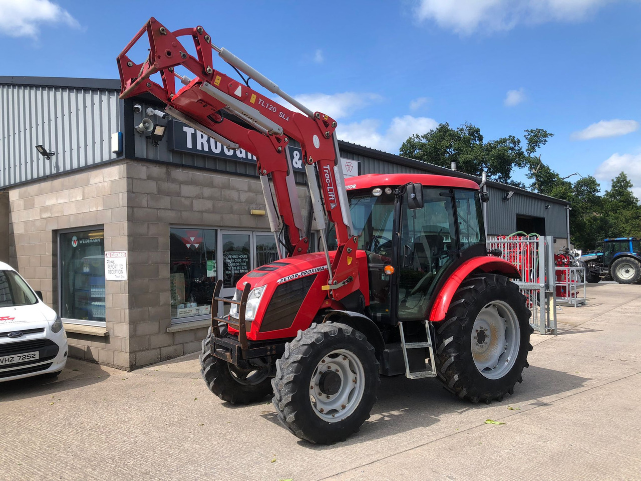 2015 Zetor Proxima with loader, Excellent from 1 owner - Farm tractor: picture 1 2015 Zetor Proxima with loader, Excellent from 1 owner - Farm tractor: picture 1