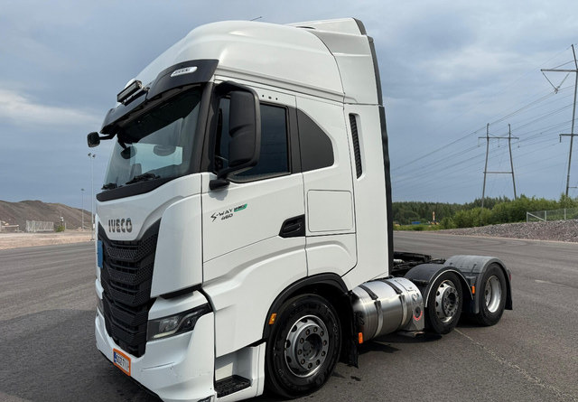 IvecoS-Way 460 LNG 6x2 - Tractor unit: picture 1 IvecoS-Way 460 LNG 6x2 - Tractor unit: picture 1