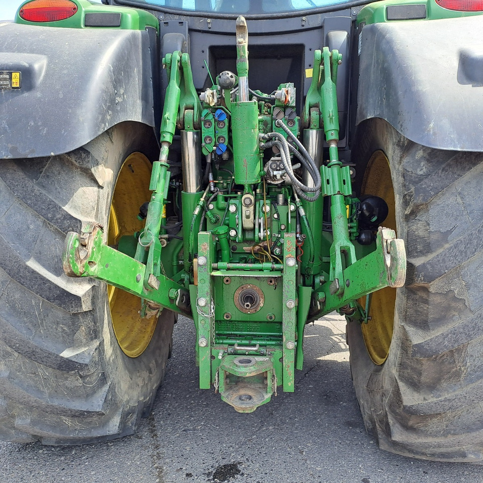 JOHN DEERE 6210R - Farm tractor: picture 5 JOHN DEERE 6210R - Farm tractor: picture 5