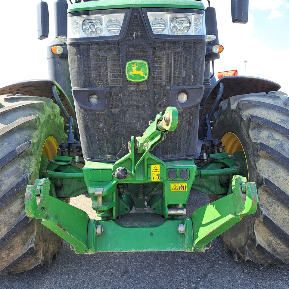 Farm tractor JOHN DEERE 7310R: picture 8