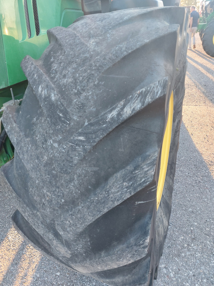 JOHN DEEREE 6210R - Farm tractor: picture 5 JOHN DEEREE 6210R - Farm tractor: picture 5