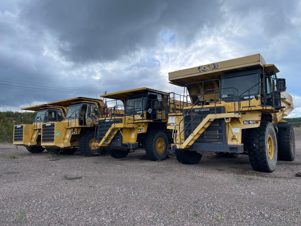 Komatsu HD 465-7E0, HD 405-7, HD 405-6, total 4 pcs - Rigid dumper/ Rock truck: picture 1 Komatsu HD 465-7E0, HD 405-7, HD 405-6, total 4 pcs - Rigid dumper/ Rock truck: picture 1