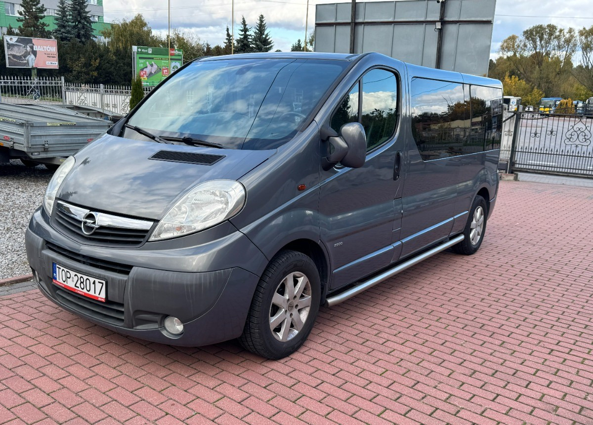 Opel Vivaro LONG 2.5 150KM Brygadówka Brygada Bezwypadkowy Super Stan FV23 - Combi van: picture 2 Opel Vivaro LONG 2.5 150KM Brygadówka Brygada Bezwypadkowy Super Stan FV23 - Combi van: picture 2