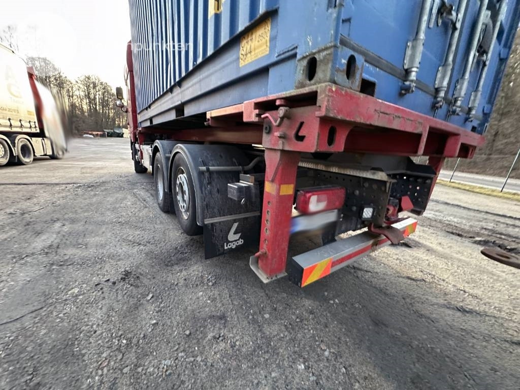 Container transporter/ Swap body truck DAF XF 530: picture 9