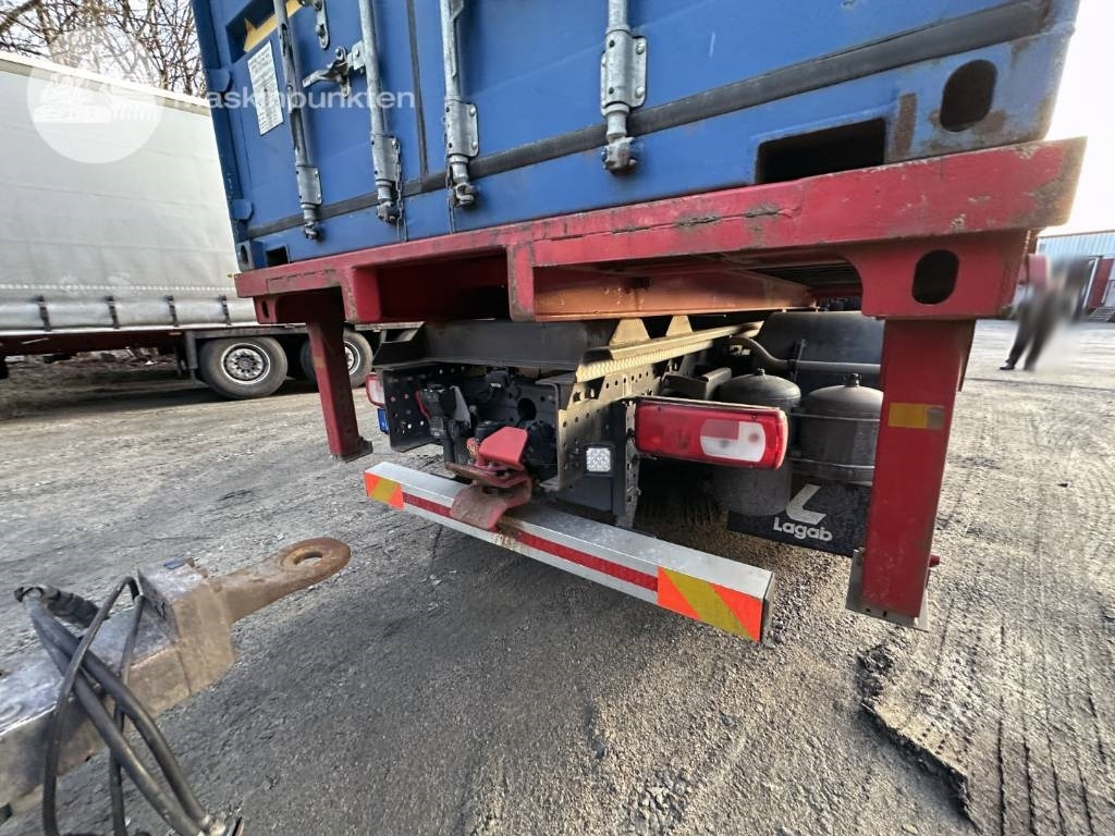 Container transporter/ Swap body truck DAF XF 530: picture 7