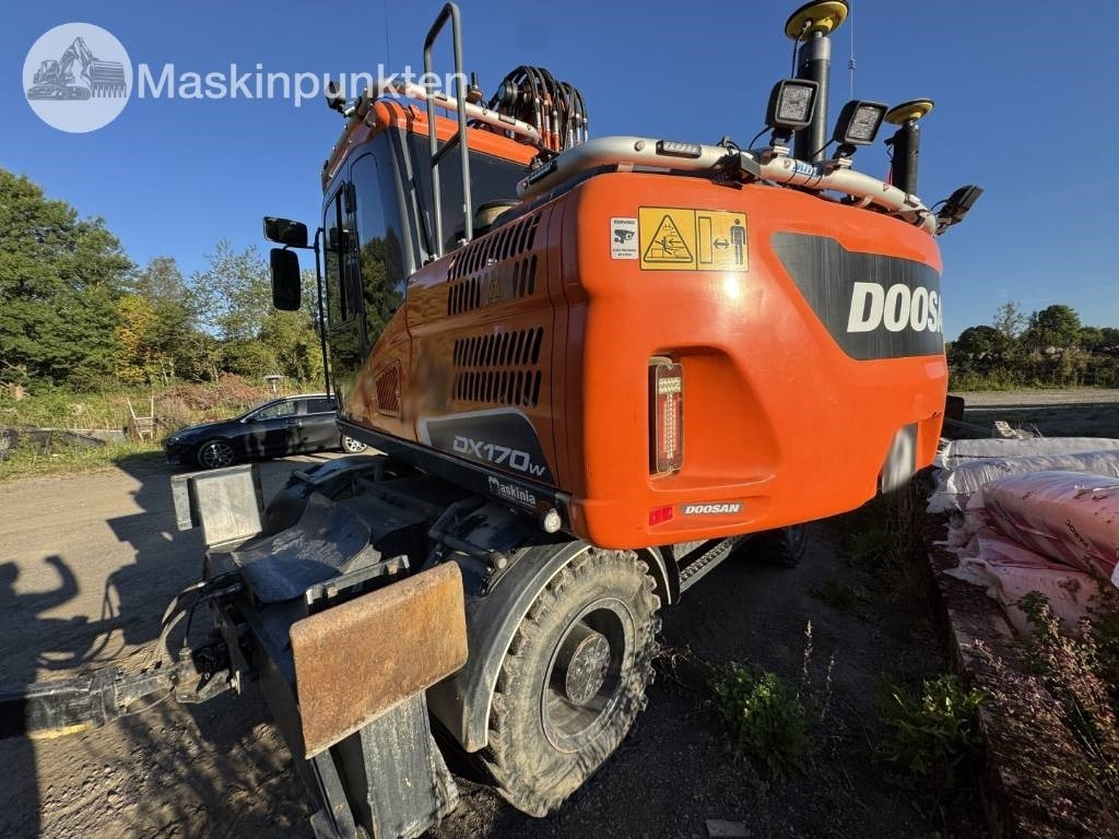 Doosan DX 170 W-5 + Tippvagn + Redskap - Wheel excavator: picture 3 Doosan DX 170 W-5 + Tippvagn + Redskap - Wheel excavator: picture 3