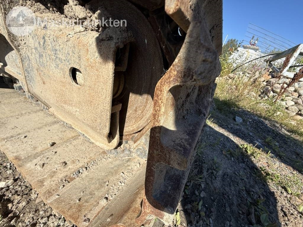 Crawler excavator Komatsu PC 210 LC-11: picture 9