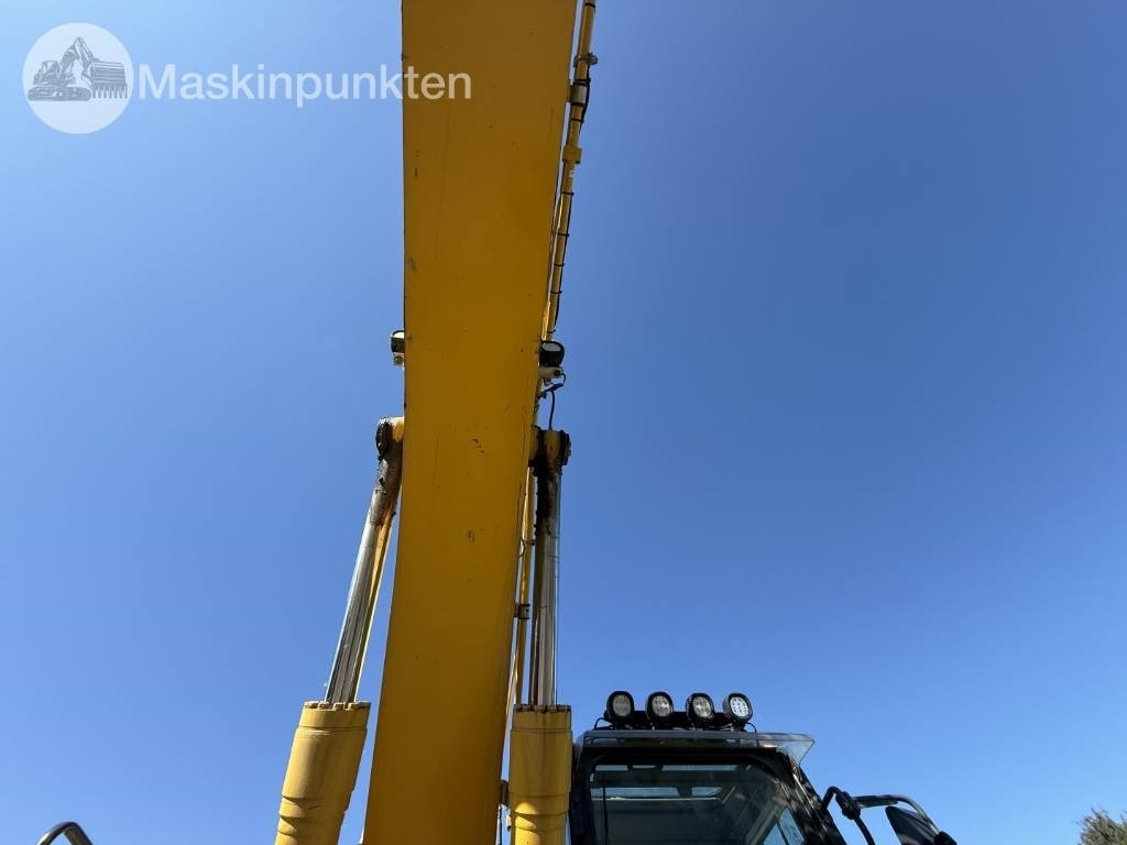 Crawler excavator Komatsu PC 210 LC-11: picture 31