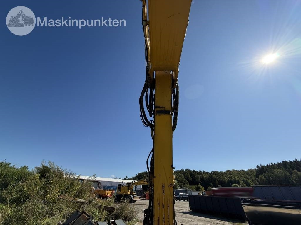 Crawler excavator Komatsu PC 210 LC-11: picture 33