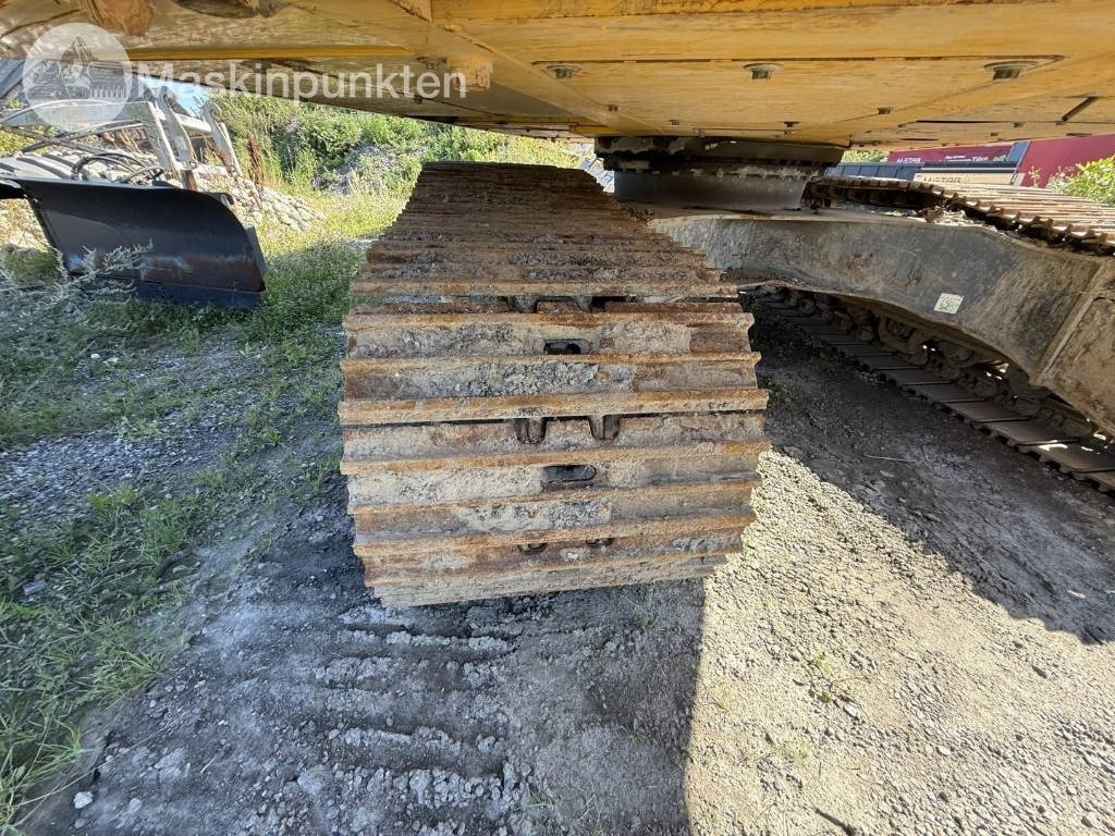 Crawler excavator Komatsu PC 210 LC-11: picture 21