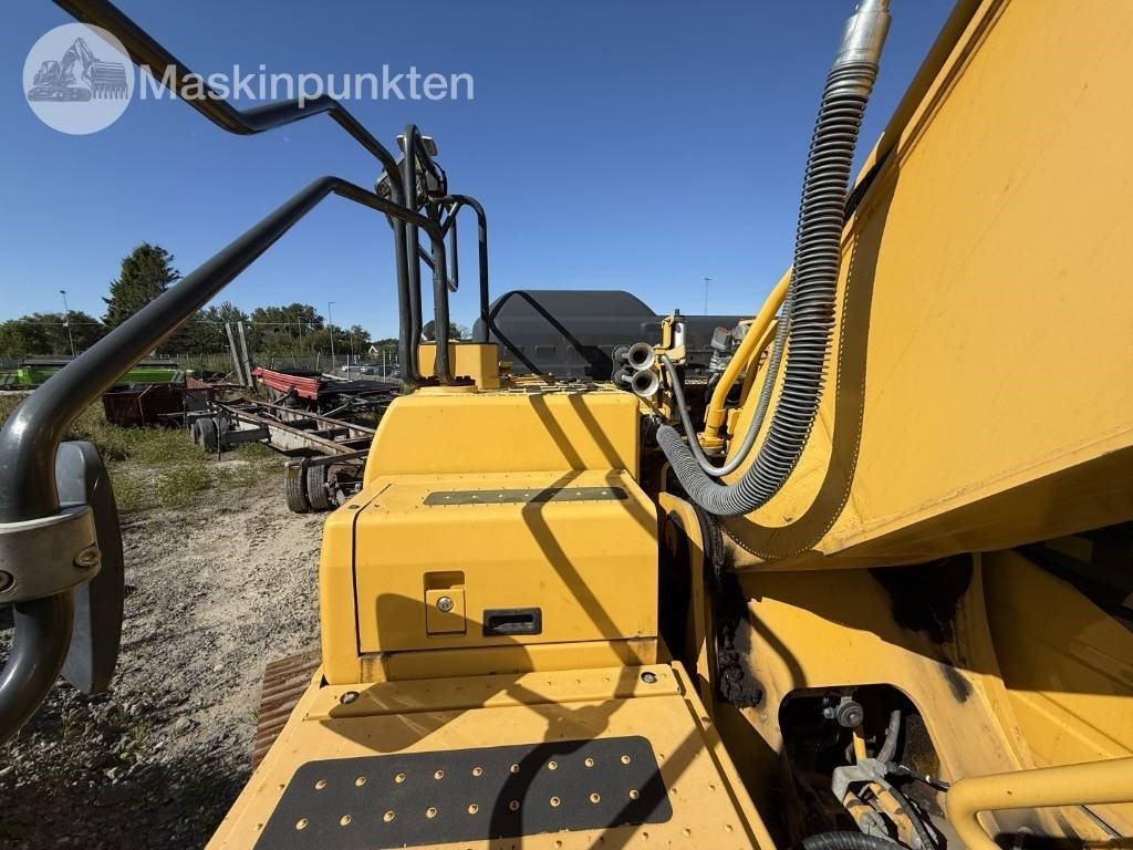 Crawler excavator Komatsu PC 210 LC-11: picture 44