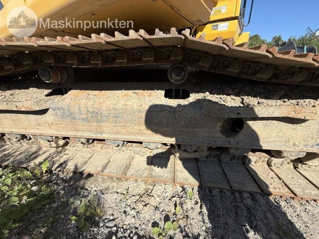 Crawler excavator Komatsu PC 210 LC-11: picture 15