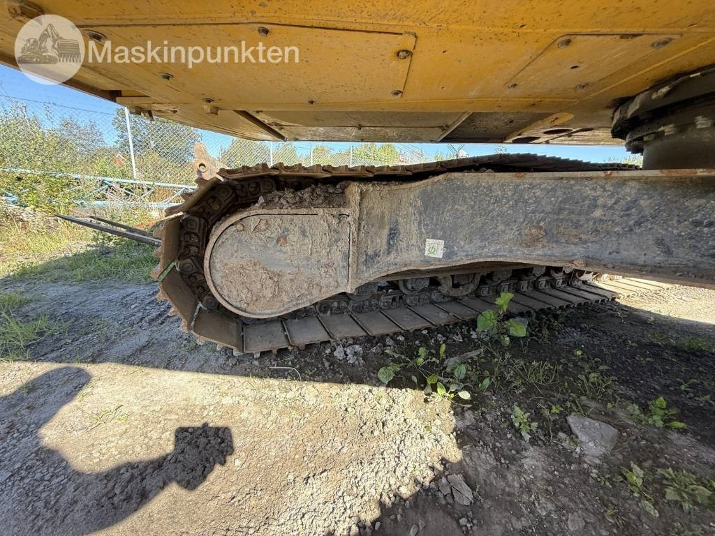 Crawler excavator Komatsu PC 210 LC-11: picture 20