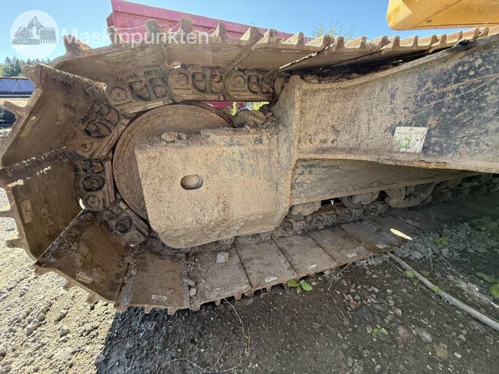 Crawler excavator Komatsu PC 210 LC-11: picture 11