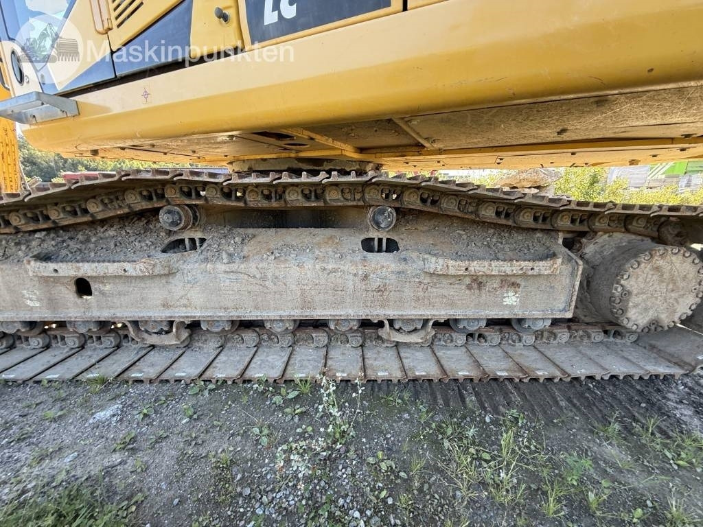 Crawler excavator Komatsu PC 210 LC-11: picture 23