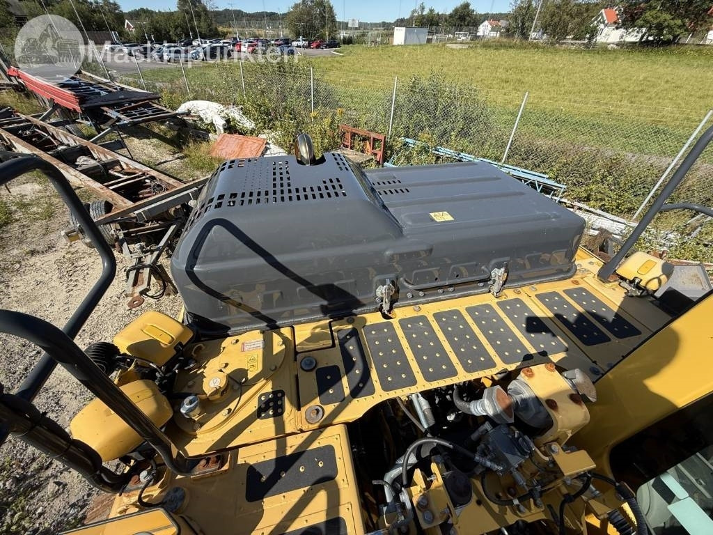 Crawler excavator Komatsu PC 210 LC-11: picture 50