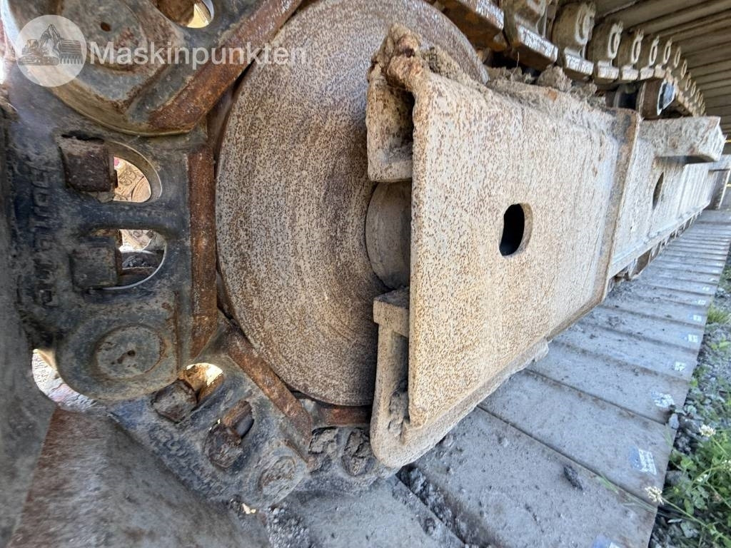 Crawler excavator Komatsu PC 210 LC-11: picture 25