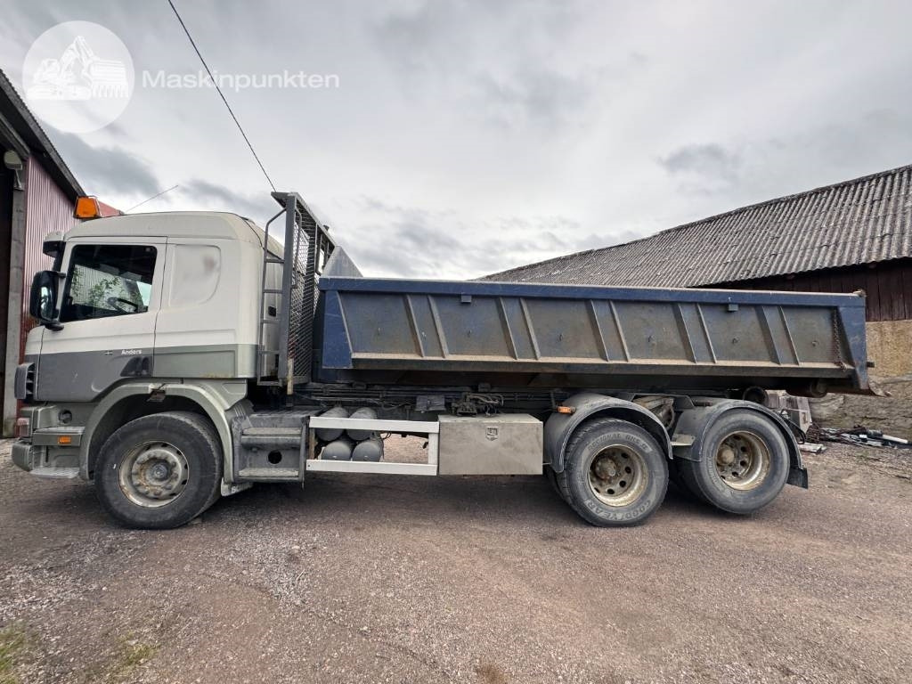 Scania P 124-360 - Hook lift truck: picture 2 Scania P 124-360 - Hook lift truck: picture 2