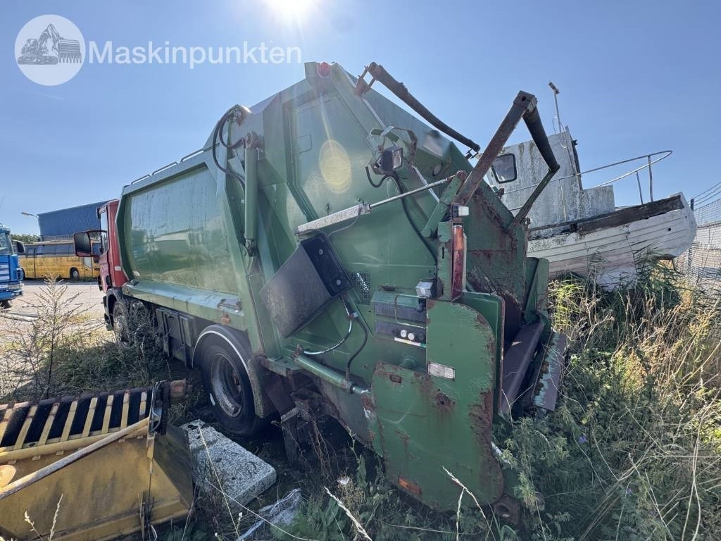 Scania P 94 D - Garbage truck: picture 2 Scania P 94 D - Garbage truck: picture 2