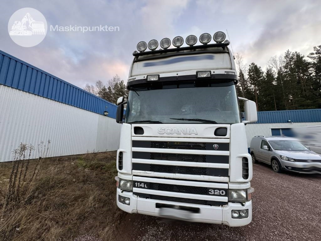 Scania R 114 - Box truck: picture 5 Scania R 114 - Box truck: picture 5