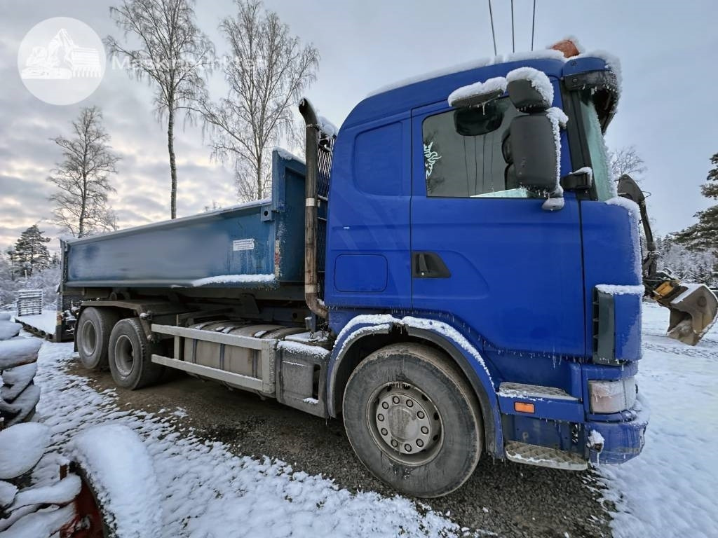 Scania R 124 GB 470 - Hook lift truck: picture 2 Scania R 124 GB 470 - Hook lift truck: picture 2