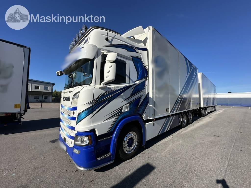 Scania R 520 - Box truck: picture 1 Scania R 520 - Box truck: picture 1