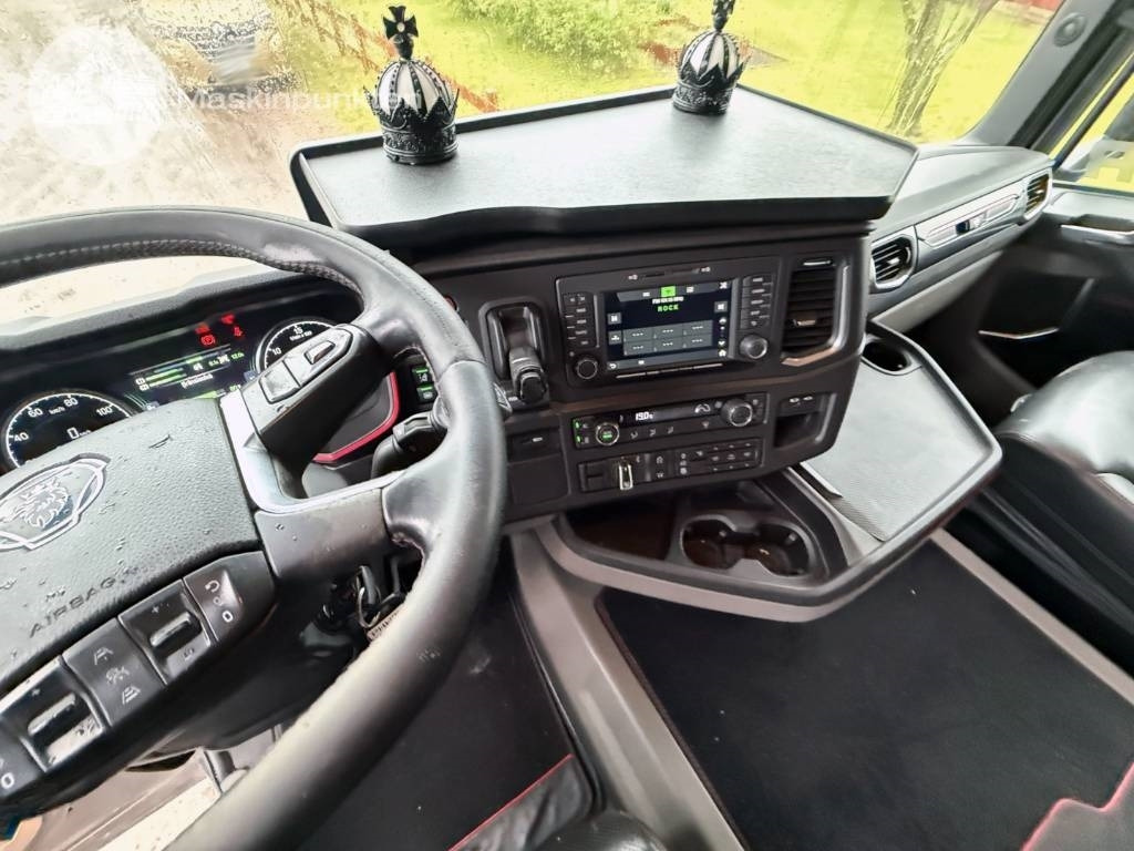 Timber truck Scania R 580: picture 46