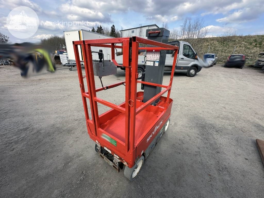 SkyJack SJ 12 - Vertical mast lift: picture 4 SkyJack SJ 12 - Vertical mast lift: picture 4