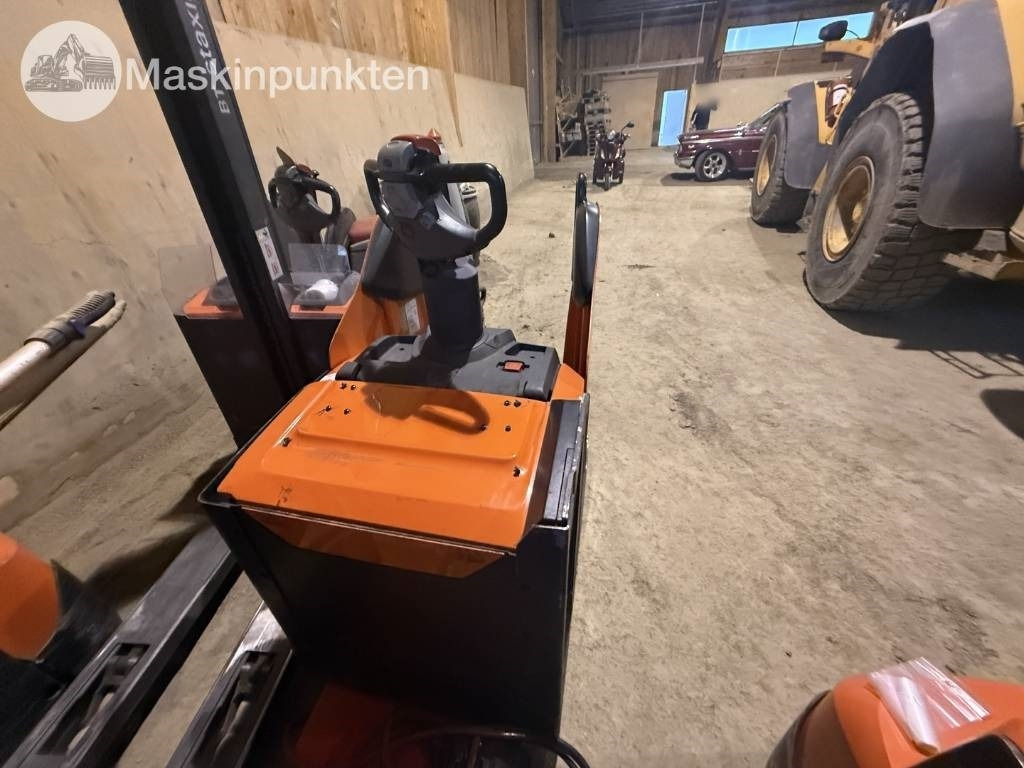 Toyota BT LPE 250 - Electric forklift: picture 4 Toyota BT LPE 250 - Electric forklift: picture 4