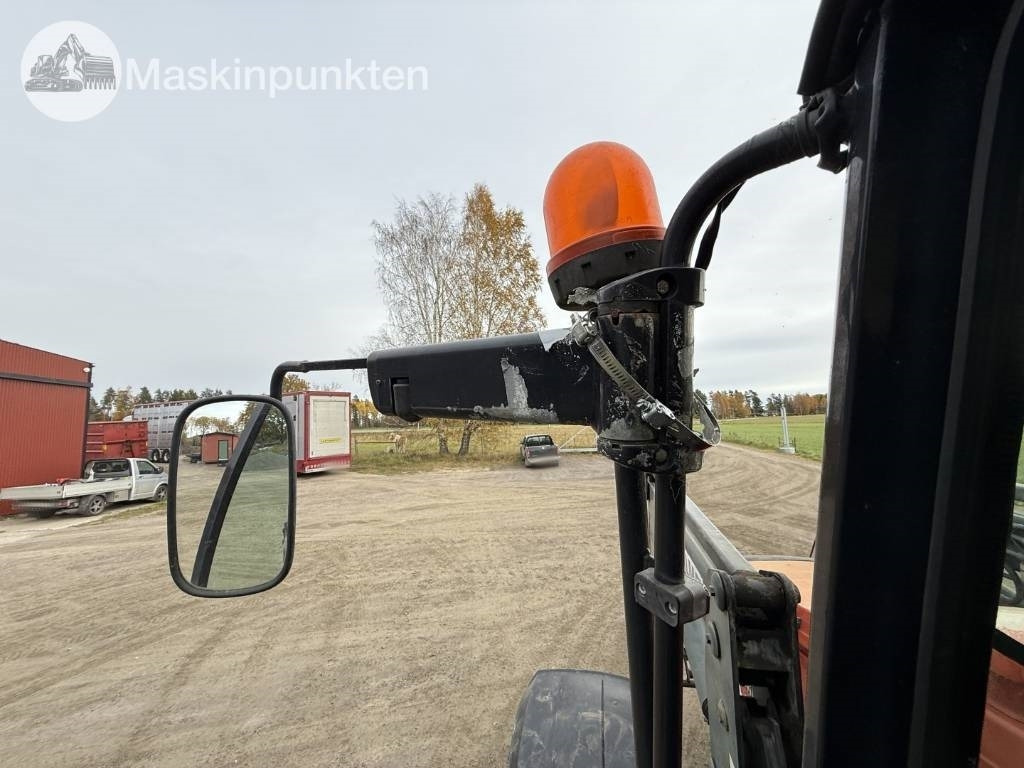 Farm tractor Valtra Valmet 8150-4: picture 21