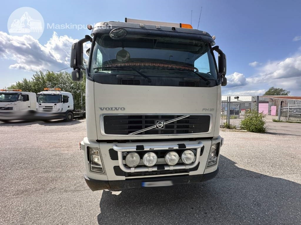 Volvo FH 12 460 CAMELEONT - Container transporter/ Swap body truck: picture 2 Volvo FH 12 460 CAMELEONT - Container transporter/ Swap body truck: picture 2