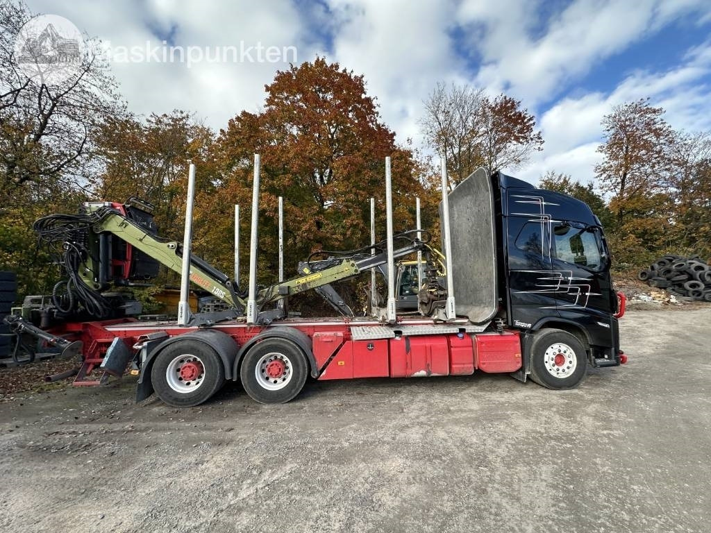 Volvo FH 64 R Timmerbil med kran  - Timber truck: picture 4 Volvo FH 64 R Timmerbil med kran  - Timber truck: picture 4