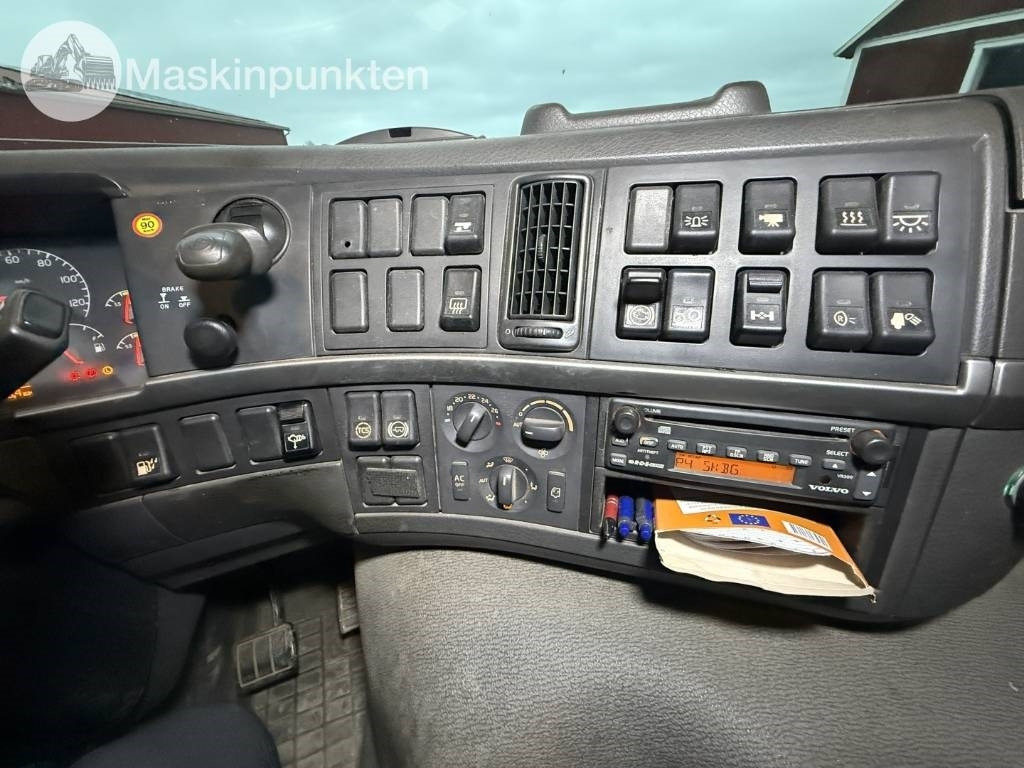 Hook lift truck Volvo FM 12: picture 20