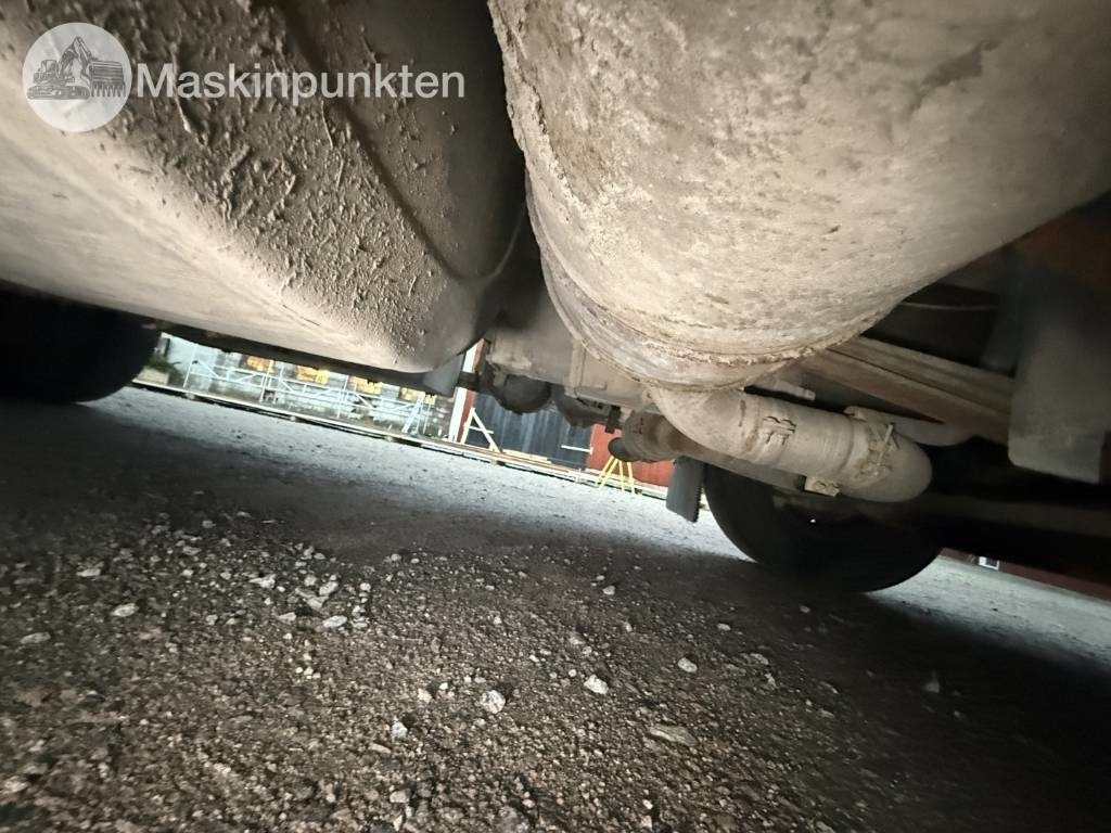 Hook lift truck Volvo FM 12: picture 38