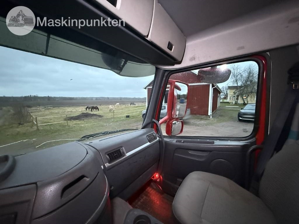 Hook lift truck Volvo FM 12: picture 24