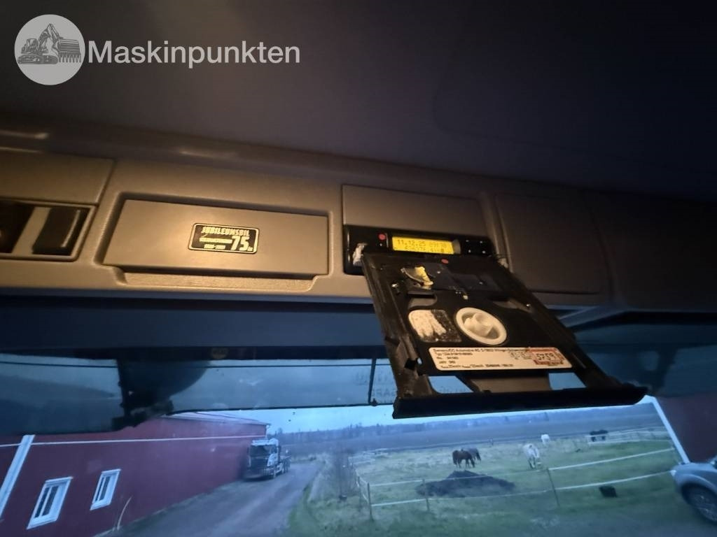 Hook lift truck Volvo FM 12: picture 22