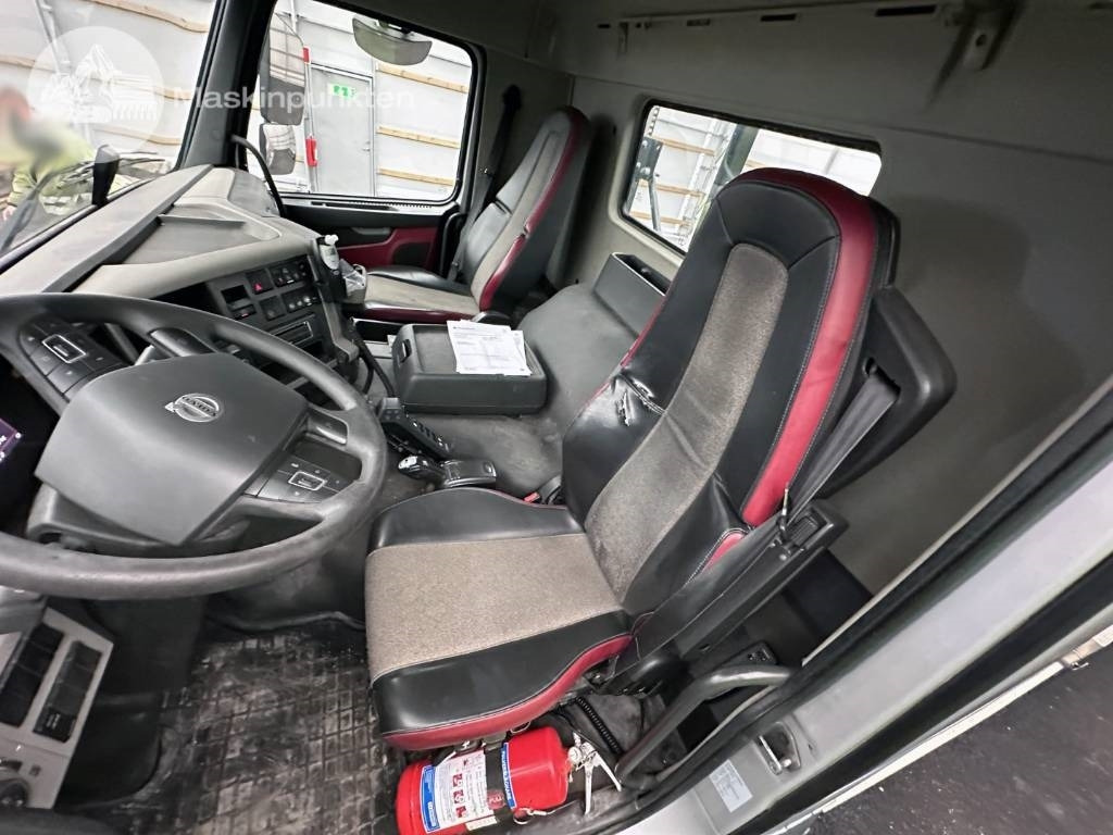 Hook lift truck Volvo FM 420: picture 46