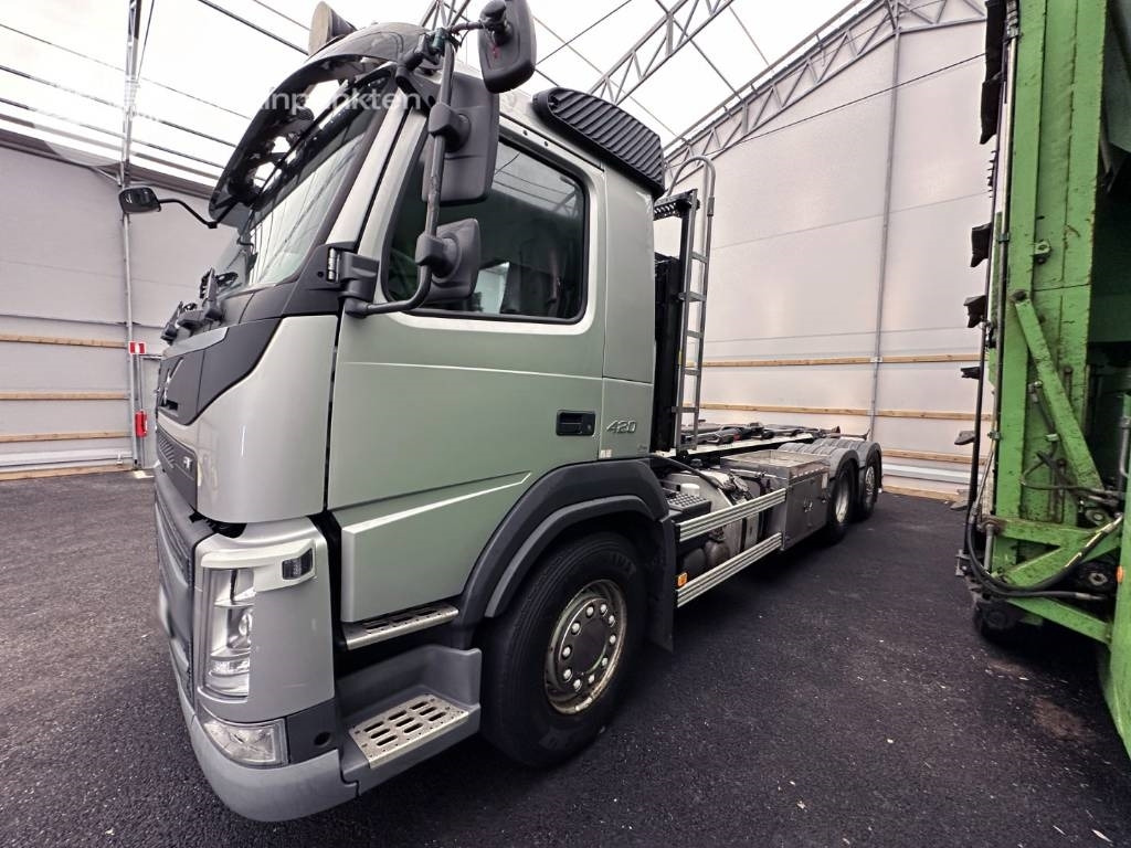 Hook lift truck Volvo FM 420: picture 9